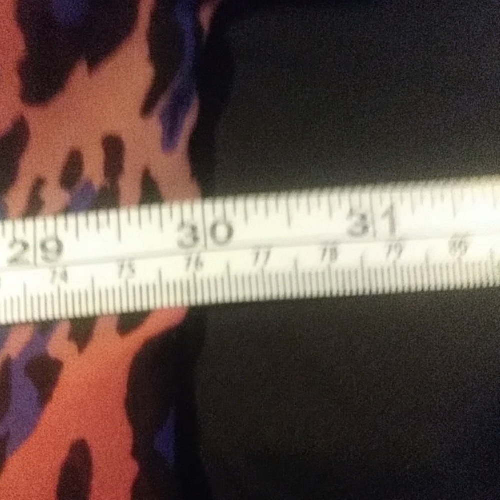 Torrid -  Beautiful Cold Shoulder Top - Picture 5 of 5